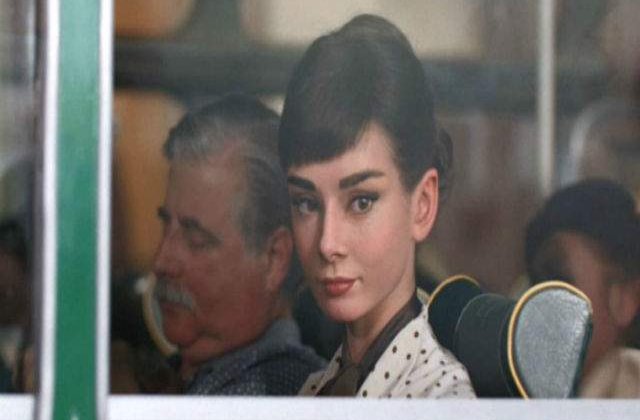 [VIDEO] Audrey Hepburn, "readusa" publicului intr-o noua reclama la ciocolata