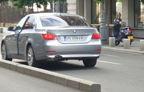 A blocat o bandă de pe Calea Victoriei 10 minute, ca să-și cumpere o cafea