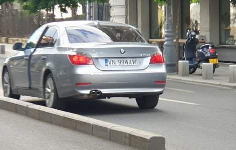 A blocat o bandă de pe Calea Victoriei 10 minute, ca să-și cumpere o cafea