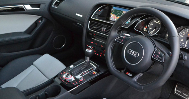 Adio mașini cu volan pe dreapta! Din 2021, interzis la înmatriculări