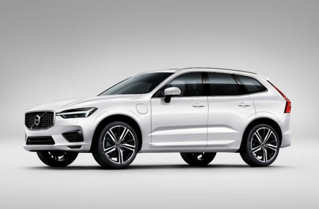 Volvo XC60 are o nouă versiune plug-in hybrid &icirc;n Rom&acirc;nia: 340 de cai putere și preț de pornire de 62.000 de euro