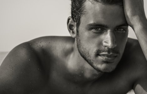 Greșeala majoră pe care o fac bărbații atunci când folosesc aplicațiile de dating