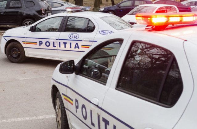 Și-a abandonat copilul de un an și jumătate în parcarea unui magazin, după ce s-a certat cu soția