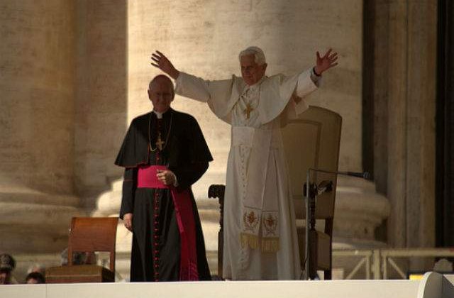 Ultima aparitie a Papei Benedict XVI: Piata Sf. Petru, plina de credinciosi
