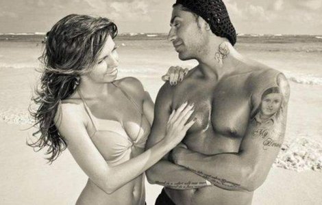 Connect-R s-a despartit de iubita lui