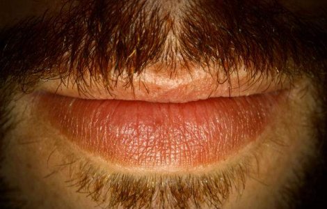 Cercetatorii spun ca parul facial este avantajos pentru sanatate