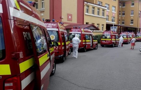 FOTO Ambulanțele stau la coadă în curtea Institutului Matei Balș