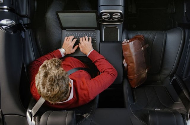 Uber lansează în România noua opțiune de transport Comfort: mașini cu spațiu mai mare pentru picioare și șoferi cu rating ridicat