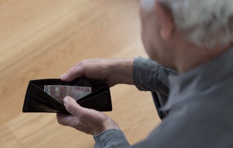 Nouă bărbați au fost reținuți pentru că tâlhăreau persoane vârstnice