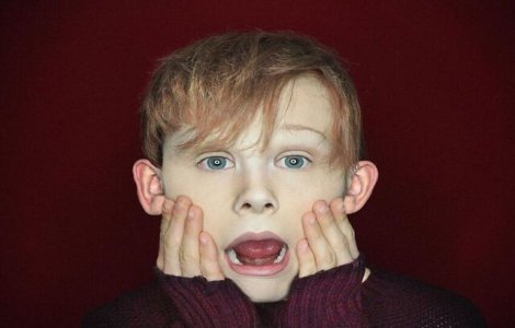 FOTO Cât talent! Se poate transforma în orice vedetă cu ajutorul machiajului