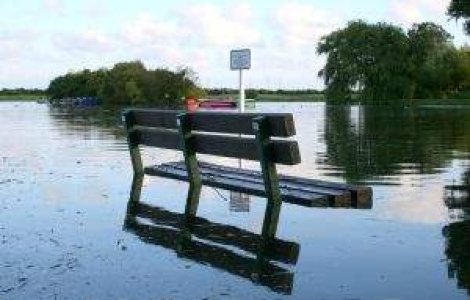 Inundatii devastatoare in Filipine: 240 de morti si aproape 2 milioane de sinistrati