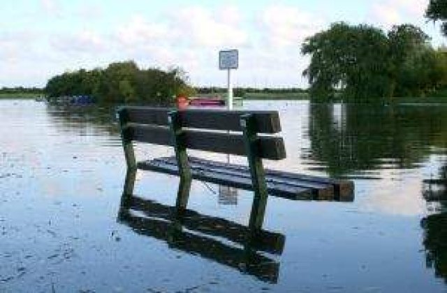 Inundatii devastatoare in Filipine: 240 de morti si aproape 2 milioane de sinistrati