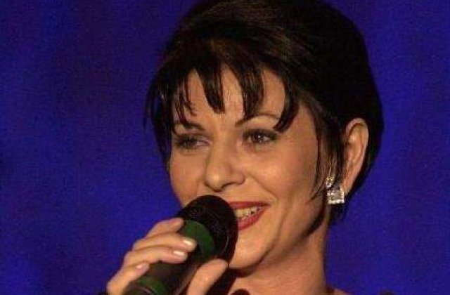 Elena Carstea a fost operata cu succes