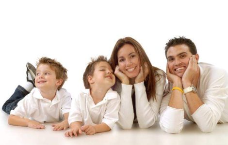 Au fost instituite Ziua Tatalui si Ziua Mamei