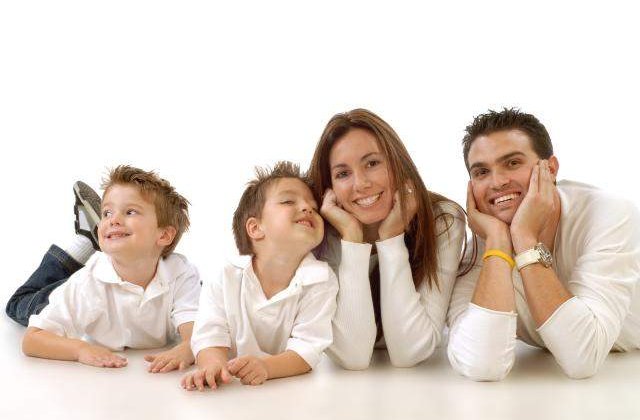 Au fost instituite Ziua Tatalui si Ziua Mamei