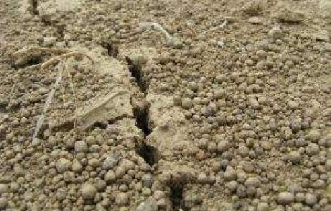 Seria de cutremure continua: Un seism de 7,6 grade s-a produs in Indonezia