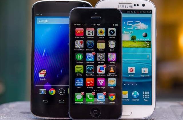 Smartphone-urile acapareaza piata de telefonie mobila