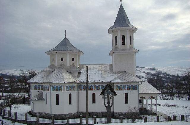 Biserica a reglementat cununiile, inmormantarea si botezul. Ce se schimba?