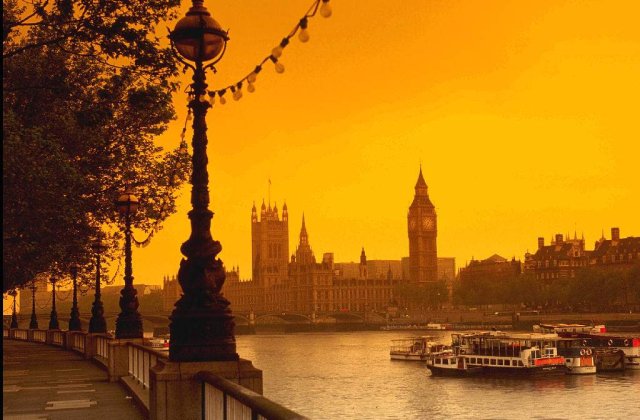 Petitie online pentru prelungirea restrictiilor impuse romanilor si bulgarilor in Marea Britanie