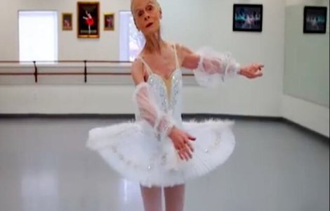 VIDEO Pasiunile nu au vârstă: Balerina de 79 de ani care sfidează orice așteptări
