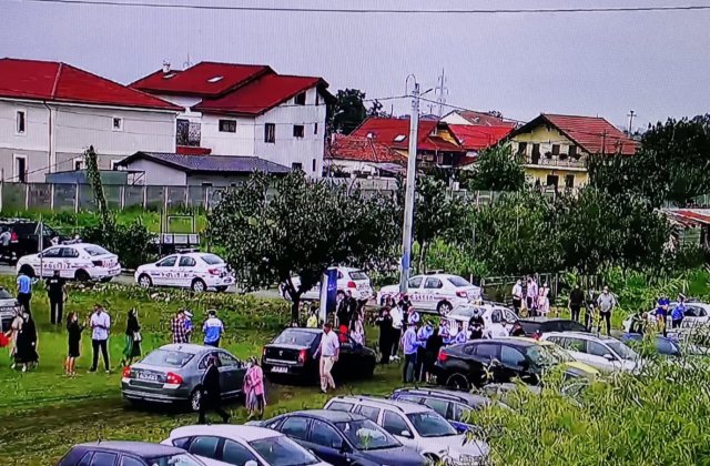 FOTO Botez cu 250 de participanți, întrerupt de polițiștii din Timiș. Invitații s-au ales cu amenzi uriașe