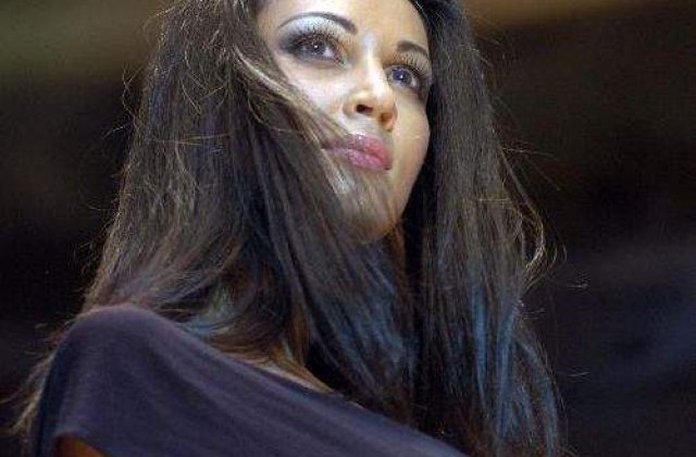 Luciu, complexata de sanii ei