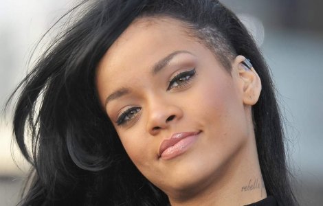 Ceasul biologic ticaie. Rihanna vrea un copil in urmatorii 5 ani