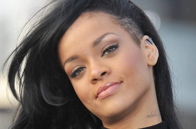 Ceasul biologic ticaie. Rihanna vrea un copil in urmatorii 5 ani