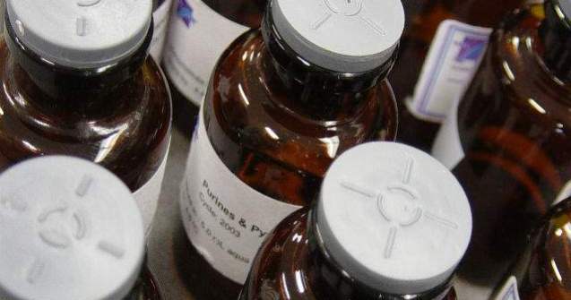 SUA: O fetita nascuta cu virusul HIV s-a vindecat complet