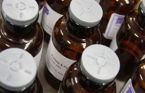 SUA: O fetita nascuta cu virusul HIV s-a vindecat complet