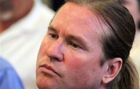 Val Kilmer, dat in judecata de fostii contabili