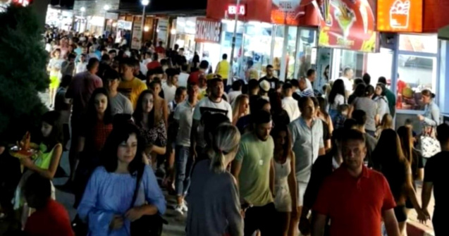 Terasele de la mare, deschise și după ora 23, cu girul prefectului