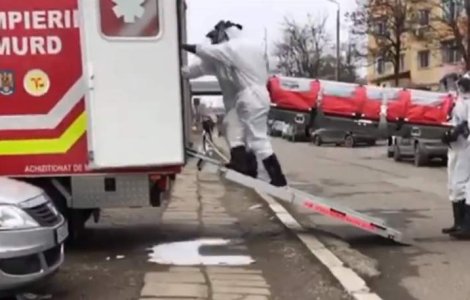 A chemat ambulanța fără să spună că are Covid-19. Acum este cercetată penal