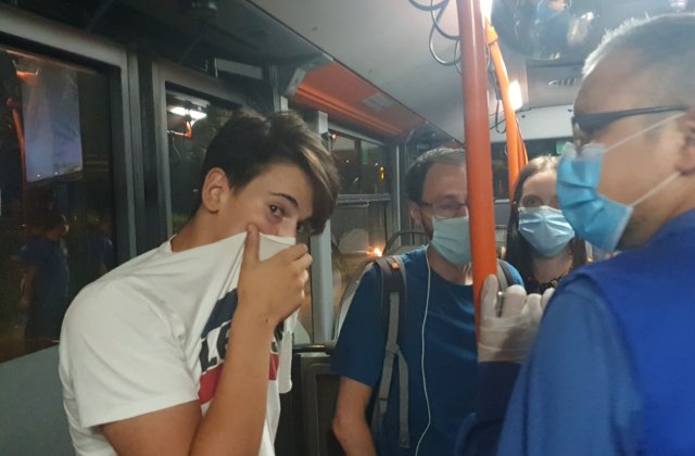 Controale în mijloacele STB din Capitală: Mai multe persoane au fost surprinse fără mască de protecție