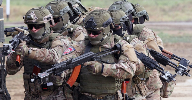 Bărbat ucis după ce a luat ostatici de două ori în zece zile