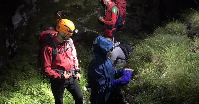 Turiști beți și neechipați, recuperați de salvamontiști de la cota 2.000