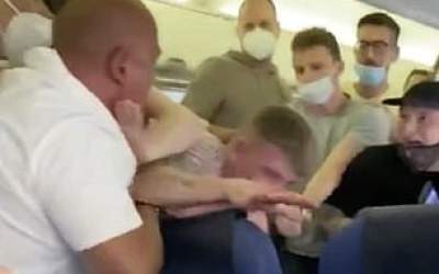 VIDEO Bătaie într-un avion...