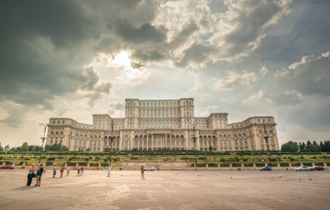 Elevii protestează în fața Guvernului și cer soluții pentru noul an școlar