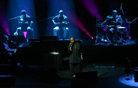  Top  De dragoste cu Cesaria Evora, "diva desculta"