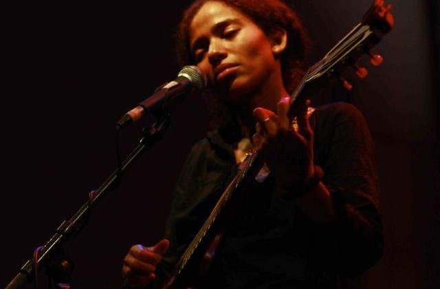 Cantareata Nneka vine la B`estfest 2013