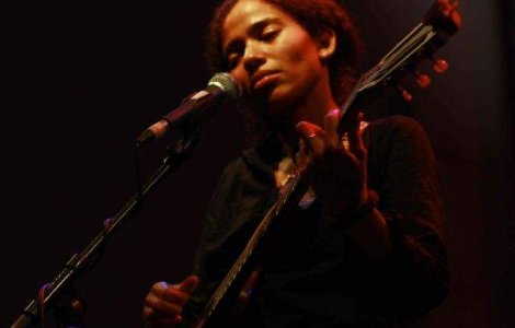 Cantareata Nneka vine la B`estfest 2013