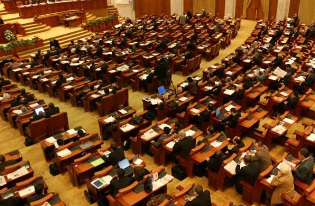 Camera Deputatilor a respins motiunea simpla "Guvernul Ponta - fabrica de someri"