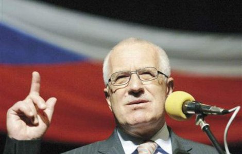 Presedintele ceh Vaclav Klaus, acuzat de inalta tradare