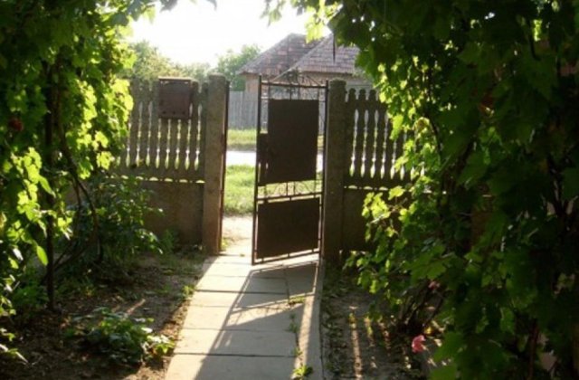 Bătrână în izolare, cercetată penal pentru că a ieșit la magazin de foame. A mâncat zile întregi doar zahăr