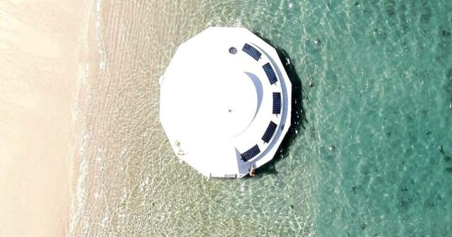 FOTO Vacanță pe o capsulă plutitoare de lux: cum arată și cât costă