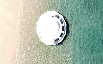 FOTO Vacanță pe o capsulă...