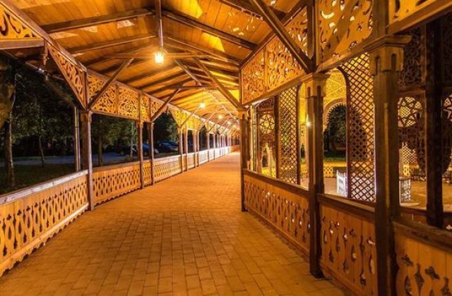 FOTO Un monument istoric din Timiș, reabilitat recent, a fost devastat de 11 tineri care jucau fotbal