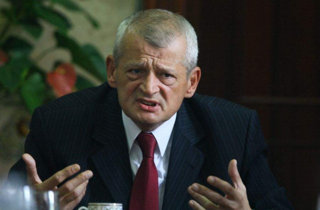 Cozmanca ii garanteaza lui Oprescu jumatate din electoratul lui Geoana