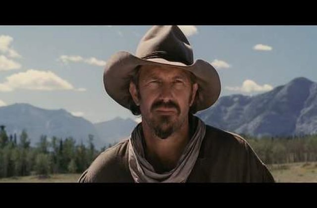 Kevin Costner, &#39;tepuit&#39; la Arad