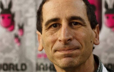 "Scriu glume si castig un milion de dolari pe an"